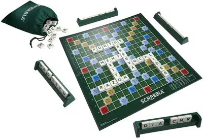 Scrabble juego de mesa clásico